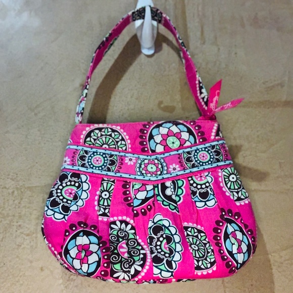 VERA BRADLEY // Pretty in Pink Pleated Shoulder Bag - Picture 3 of 12